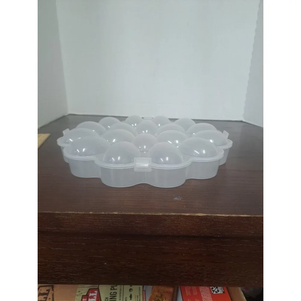 Plastic Egg Holder Holds 18 Eggs Snap On Locking Lid